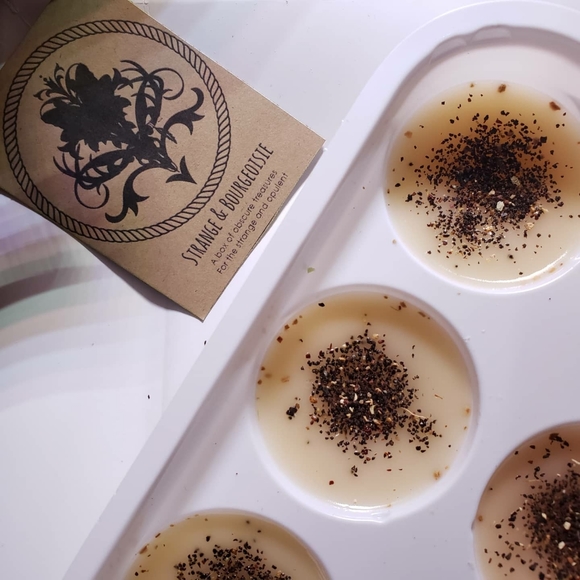 Antiques&Oddities Mystery Boxes - Picture 7 of 8